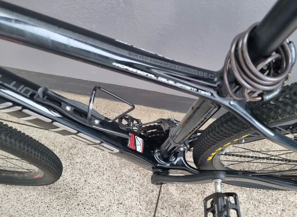 트위터 풀카본 MTB 자전거 이미지