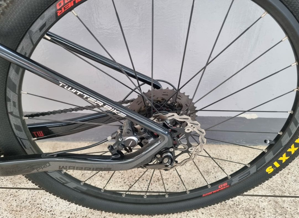 트위터 풀카본 MTB 자전거 이미지