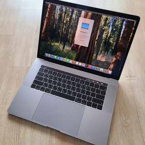 부산 맥북프로2018 15인치 i7/32G/512G/라데온560X 팝니다.