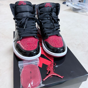 나이키 에어 조던 1 브레드 페이던트 255mm