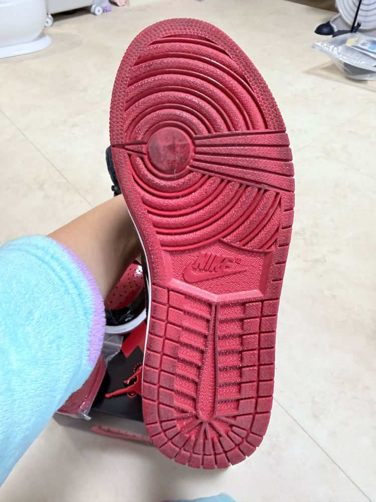 나이키 에어 조던 1 브레드 페이던트 255mm--3