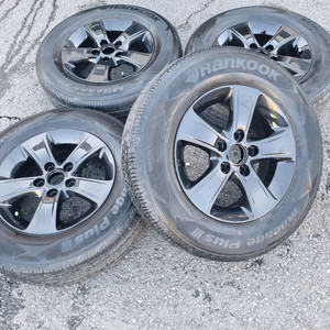 YF쏘나타 15인치 2057015 블랙유광 휠타이어 팝니다 이미지