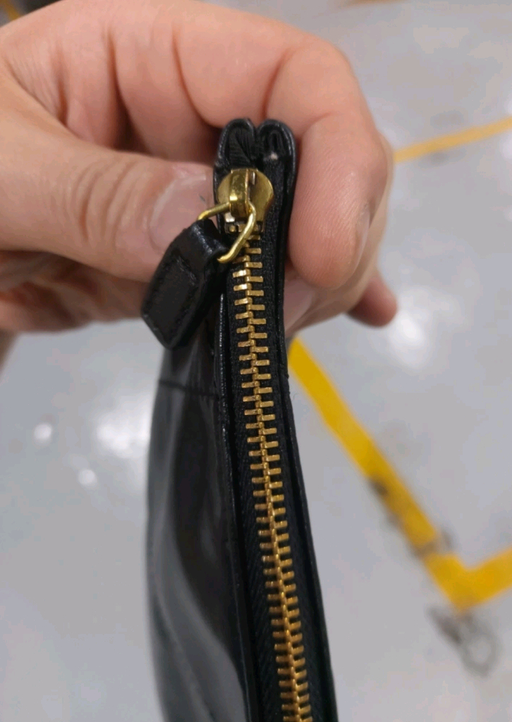 메이드인 이테리 생로랑 블랙 파우치 이미지