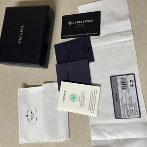 프라다사피아노 남성반지갑 미사용