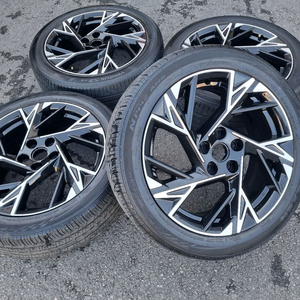 신형 K5 DL3 18인치 2354518 휠타이어 팝니다 이미지