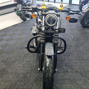 할리데이비슨 아이언883 이미지