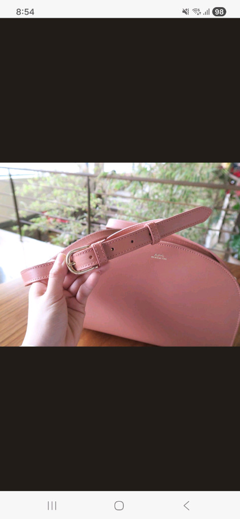 a.p.c. 아페쎄 하프문 로즈핑크 이미지