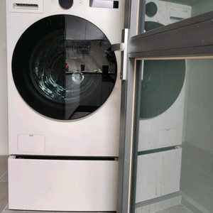 2~3년 사용! (24kg 세탁기) LG 오브제컬렉션 워시타워 FX24ES