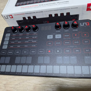 Uno synth 미니 신디사이저 이미지