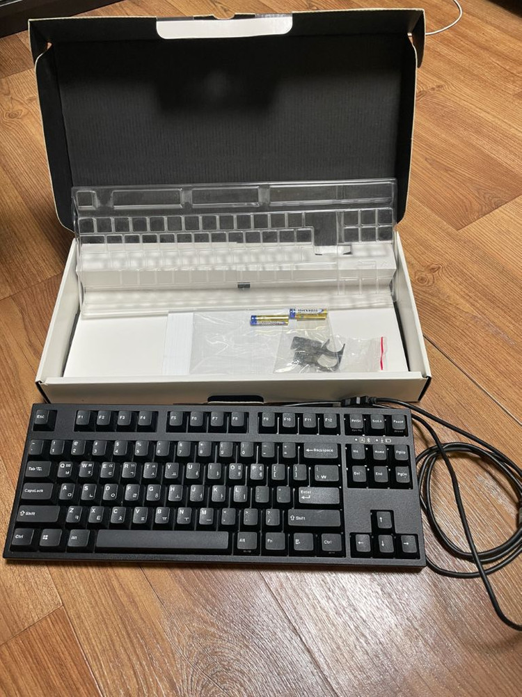 레오폴드 FC750RBT 블루투스 기계식 키보드 (적축) 판매 이미지