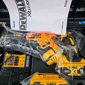 디월트 컷소DCS367P2 정품