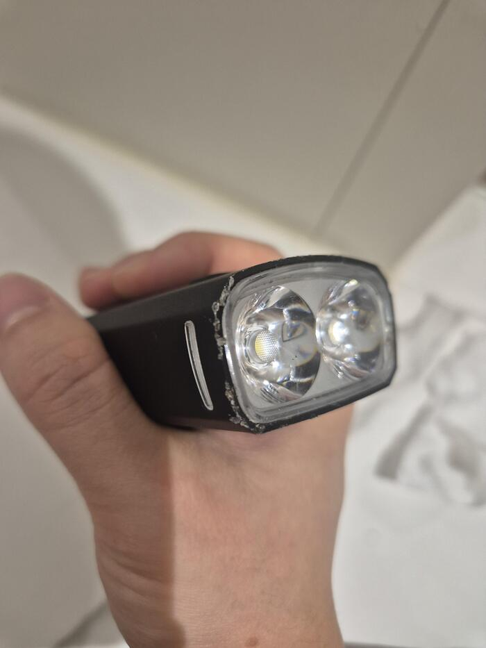 자이언트 리콘 1800 전조등 팝니다--2