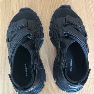 발렌시아가 트렉샌들 새제품