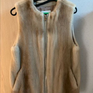 쏠레지아 밍크 조끼