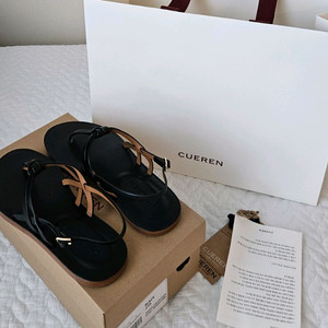 CUEREN 쿠에른 샌들