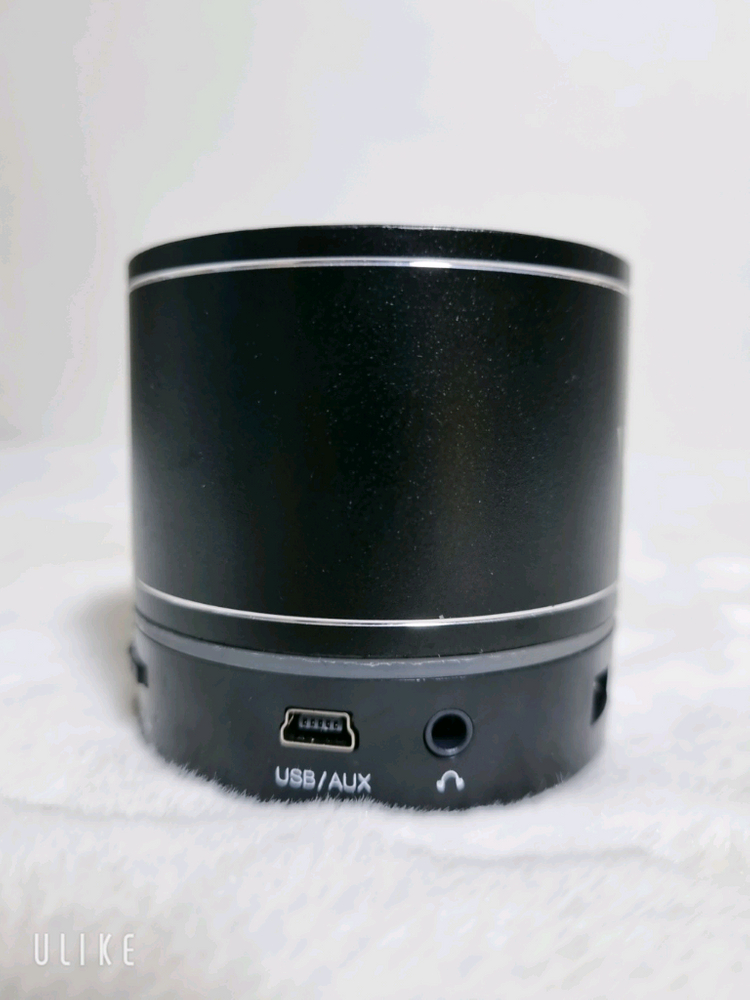 VIVOX 블랙 휴대용 미니 블루투스 스피커 CMK-40CBS 이미지
