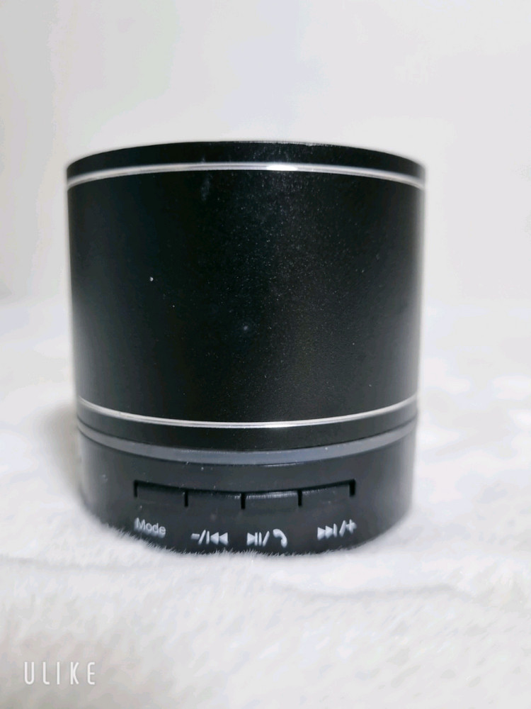 VIVOX 블랙 휴대용 미니 블루투스 스피커 CMK-40CBS 이미지