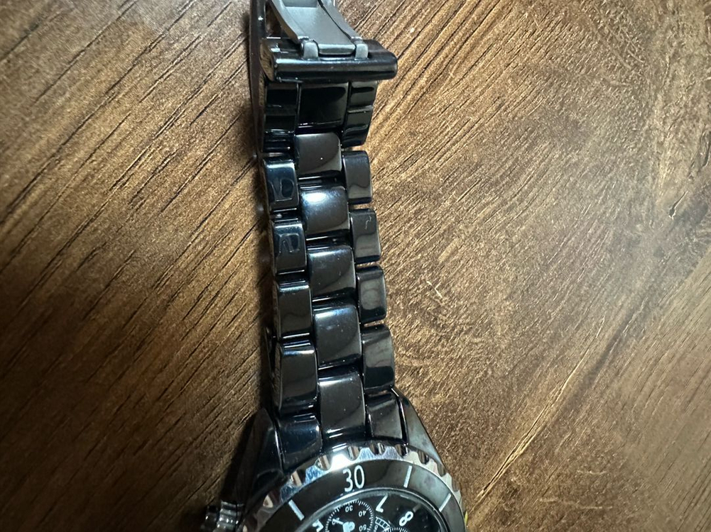 샤넬 세라믹 시계 검정색상 팝니다--6