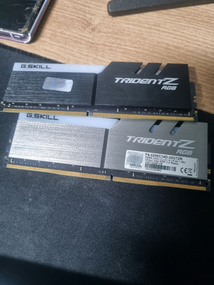 5700x3d ddr4 램 32기가 보드 세트팝니다 이미지
