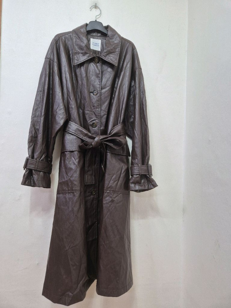 스튜디오 톰보이 에코 레더 루즈 트렌치(프리)--3