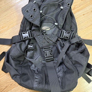 트레일 러너 메쉬 스트링 테크 백팩