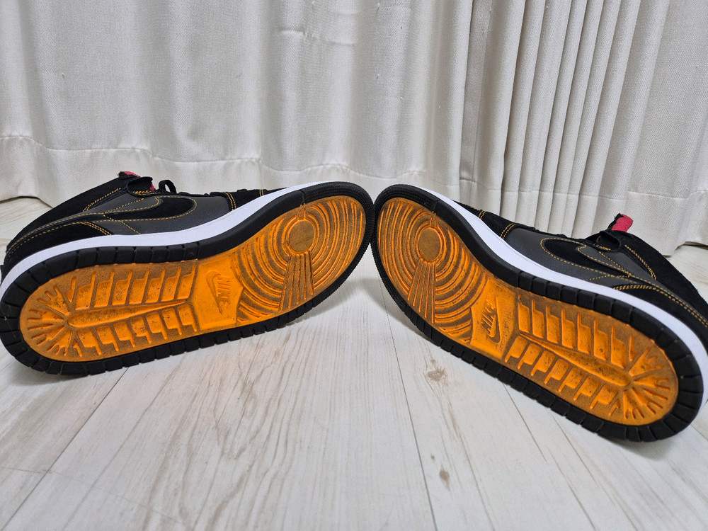 에어 조던 1 줌 에어 컴포트(Zoom Air CMFT) 칠레 레드(Chile Red) 모델--5