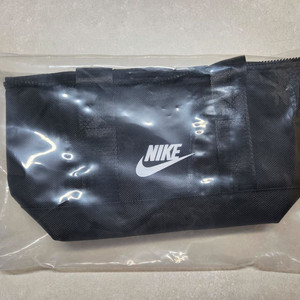 나이키 보온가방 쿨러백 보냉백 도시락가방 미니 블랙 새상품 이미지