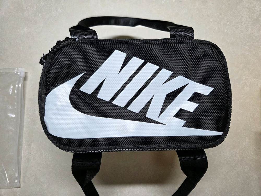 나이키 보온가방 쿨러백 보냉백 도시락가방 미니 블랙 새상품 이미지