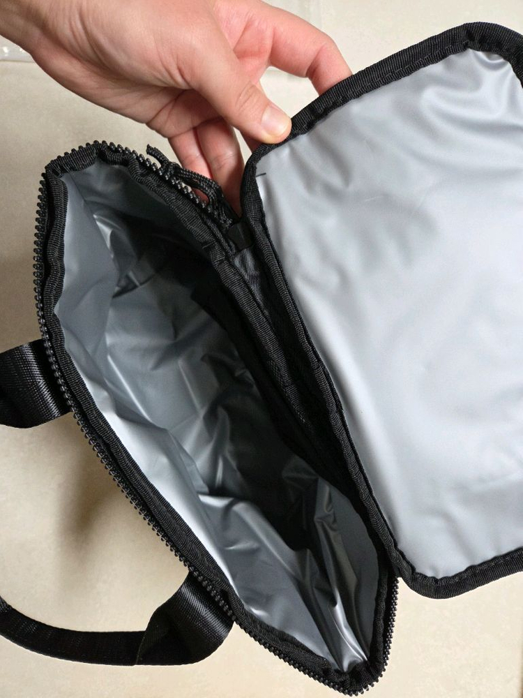 나이키 보온가방 쿨러백 보냉백 도시락가방 미니 블랙 새상품 이미지