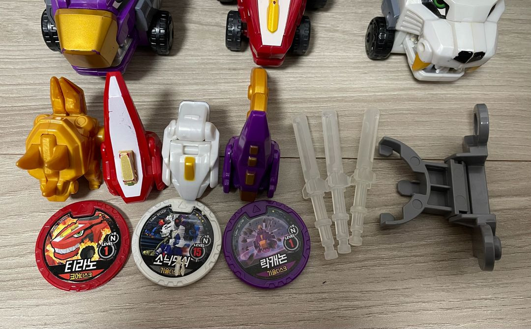 우체국택포) 다이노코어 디버스터 티라노,샤벨,스테고 3종 일괄판매--1