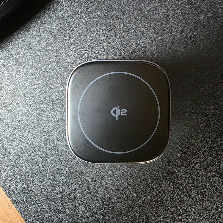 유그린 uno qi2 2in1 충전기--2