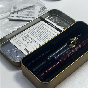 새상품) 카웨코 스포츠 온더데스크 한정판 와인 버건디 이미지