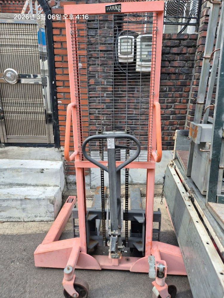 수동 지게차 이미지