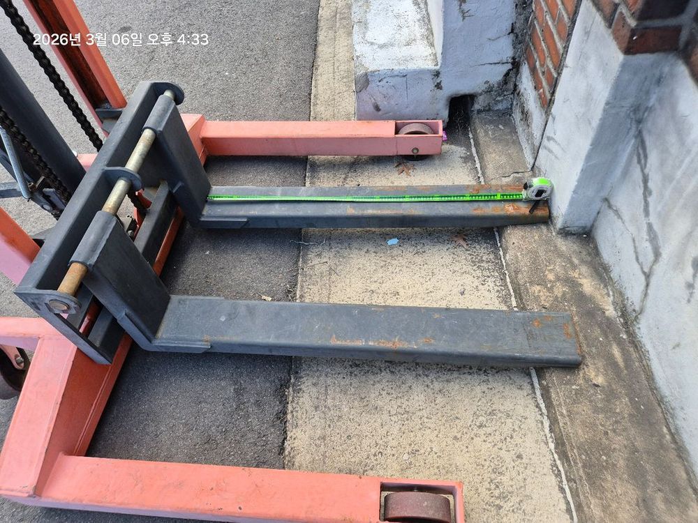 수동 지게차 이미지