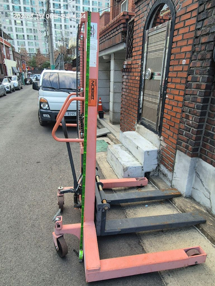 수동 지게차 이미지