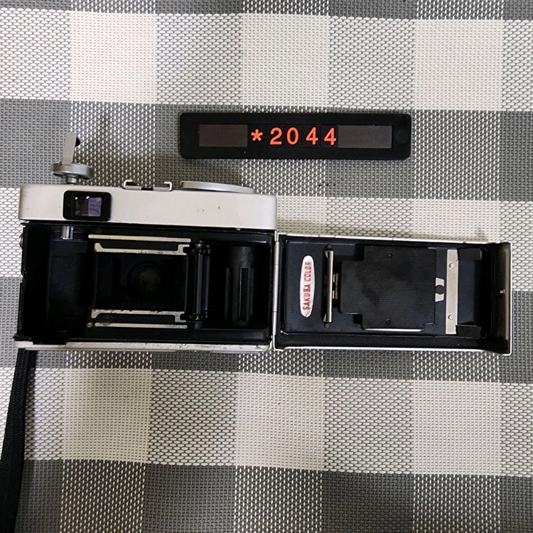 코니카 C 35 E&L 필름카메라 실버바디 이미지