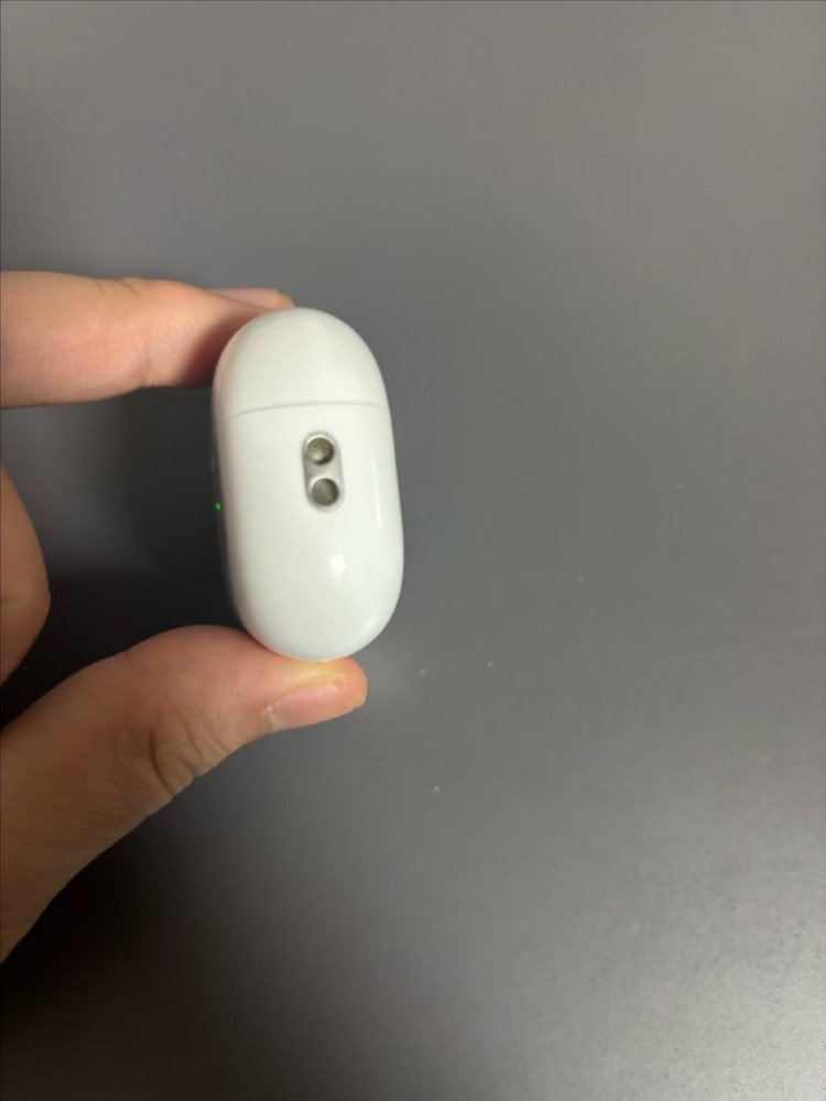 에어팟 프로2 본체 8핀 버전 이미지