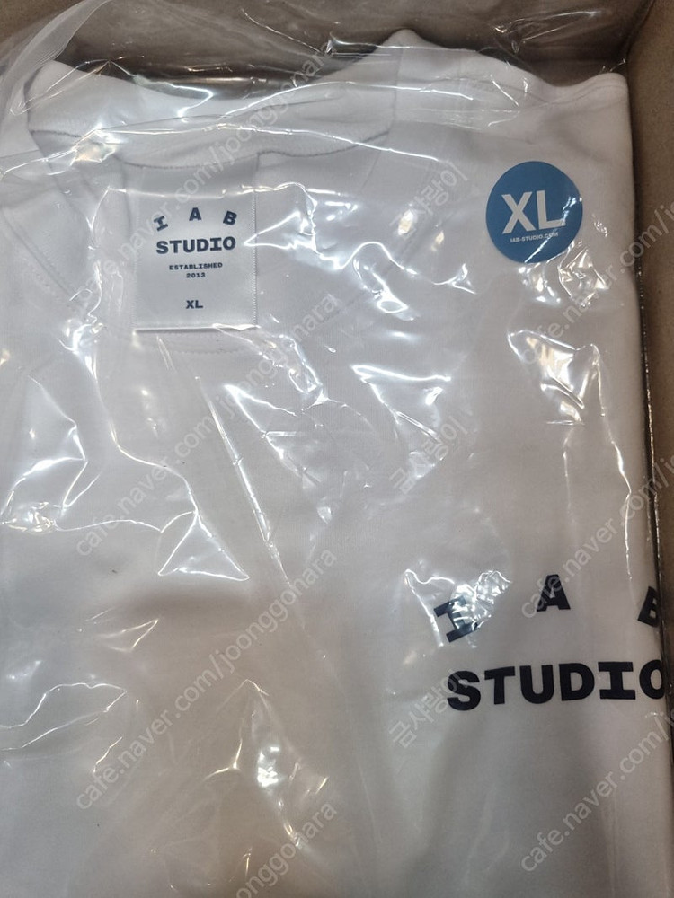 아이앱 스튜디오 화이트 네이비 반팔 xl 미개봉 새상품 iab--4