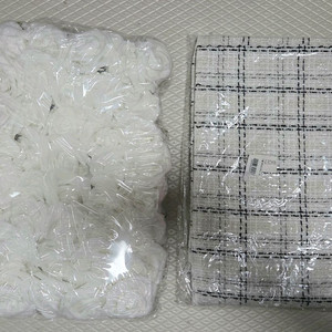 [꽃다발 만들기] 트위드 원단, 하얀 꽃 (이거전부 택포 2만)