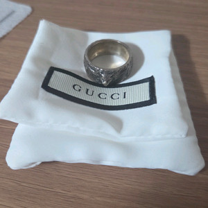 구찌 펠린헤드 반지 팝니다 이미지