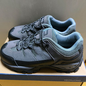 (새상품)275 사이즈 워킹화 안전화 프로월드컵 운동화