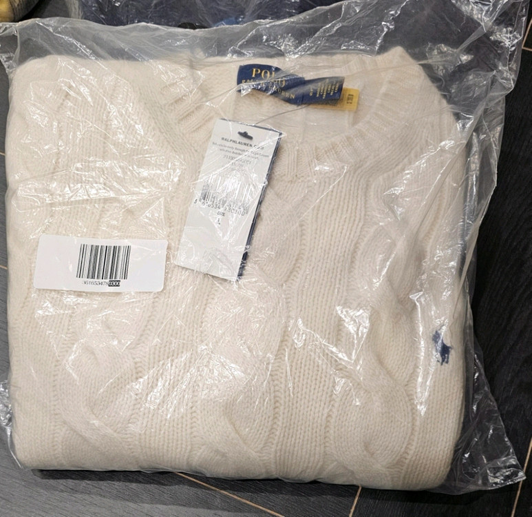 케이블 니트 스웨터--6