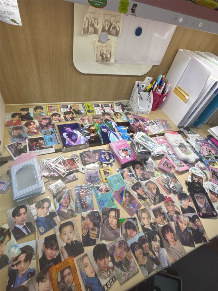 보넥도포카72장+도무송100장이상+비공굿+ 컵3개 개봉앨범3개 +엽서증사사진다양함오능까지 네고가능--1