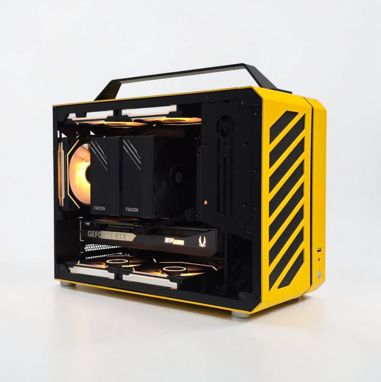 라이젠7800X3D+RTX5070 미니PC 고사양 컴퓨터 이미지