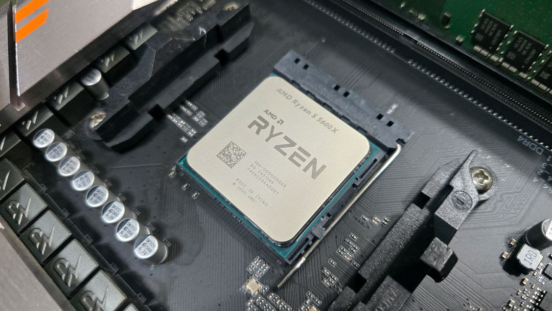 5600X B450 DDR4 2400 8Gx2--1