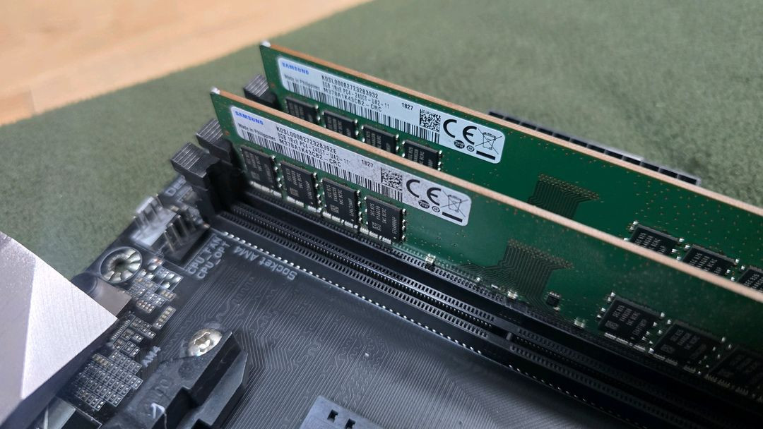5600X B450 DDR4 2400 8Gx2--2