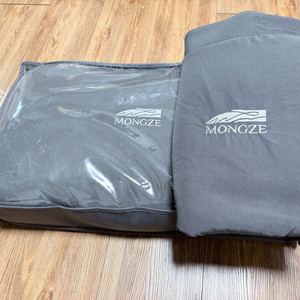 몽제 에르고 에어네트 베개+커버1장 팝니다 (새제품이나 다름 없어요) 이미지