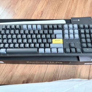 키크론 K10 Pro 풀사이즈 기계식 키보드 저소음 갈축 팝니다(새제품이나 다름없어요~) 이미지
