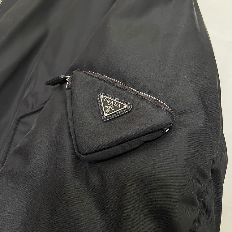 (우체국 택포가격) 프라다 리나일론 봄버 바머 재킷 자켓 블랙 XL--1