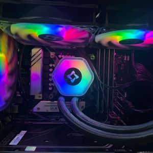 고성능 게이밍 컴퓨터 판매합니다! (i7-12700kf, RTX3070, 32gb)